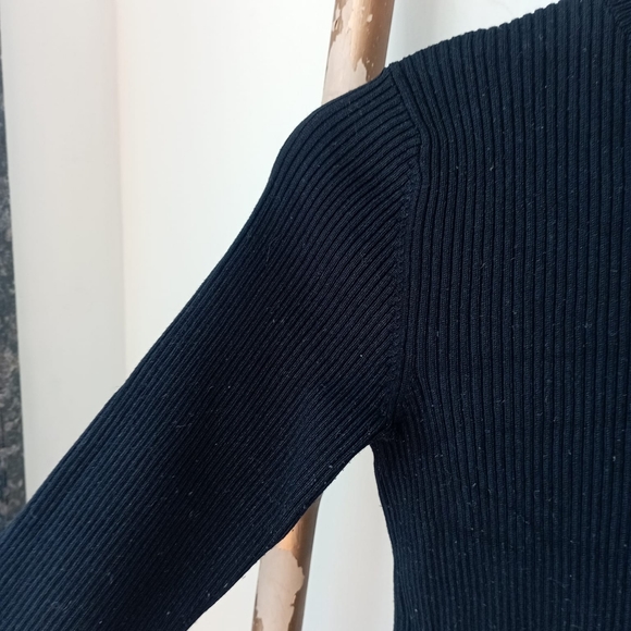 Bershka Minimalist Black Ribbed Dress - Picture 8 of 12